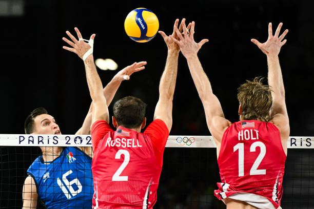 国际排球联合会（FIVB）对场地材料的规定