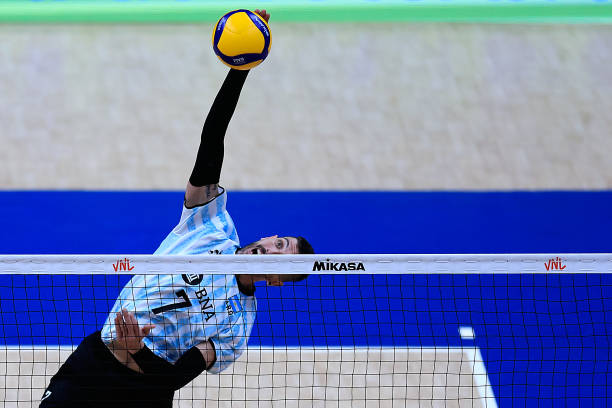 排球比赛站位规则:轮转顺序与位置错误判罚